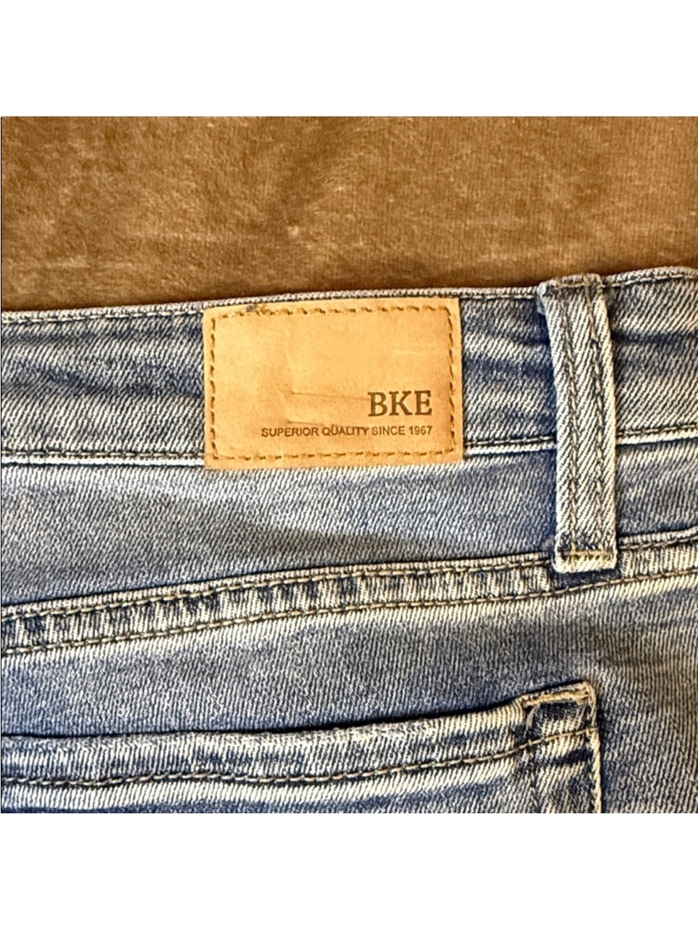 Buckle BKE Payton Light Wash Frayed Hem Denim Shorts - Picture 7 of 7